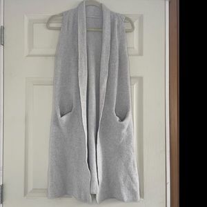 Aritzia ✨ Wilfred ✨ Olivie Cardigan Vest